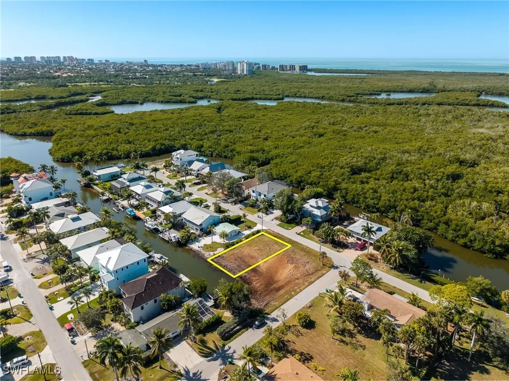 1292 Venetian Way Naples FL 34110