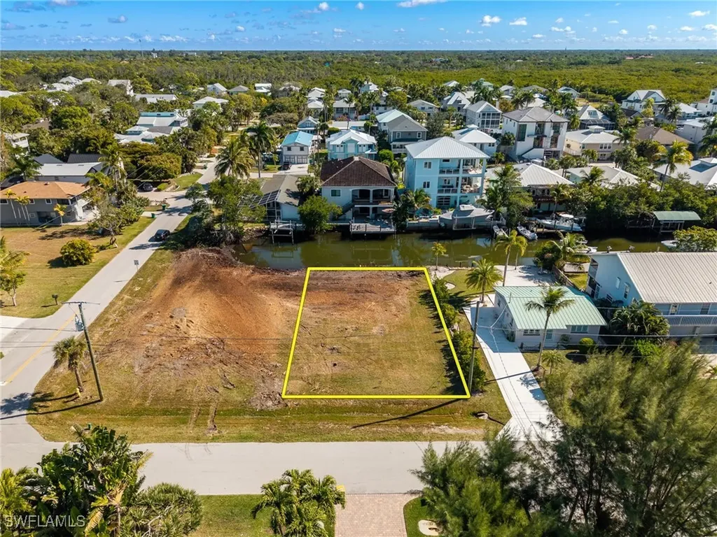 1292 Venetian Way Naples FL 34110