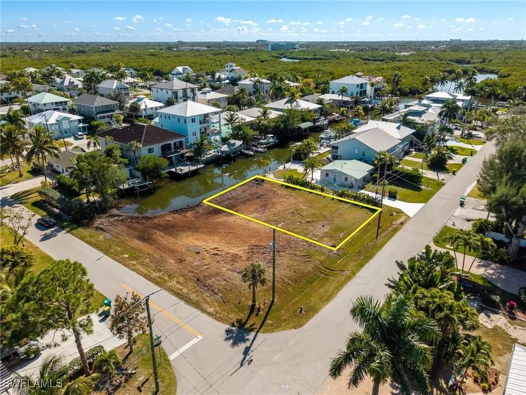 1292 Venetian Way Naples FL 34110