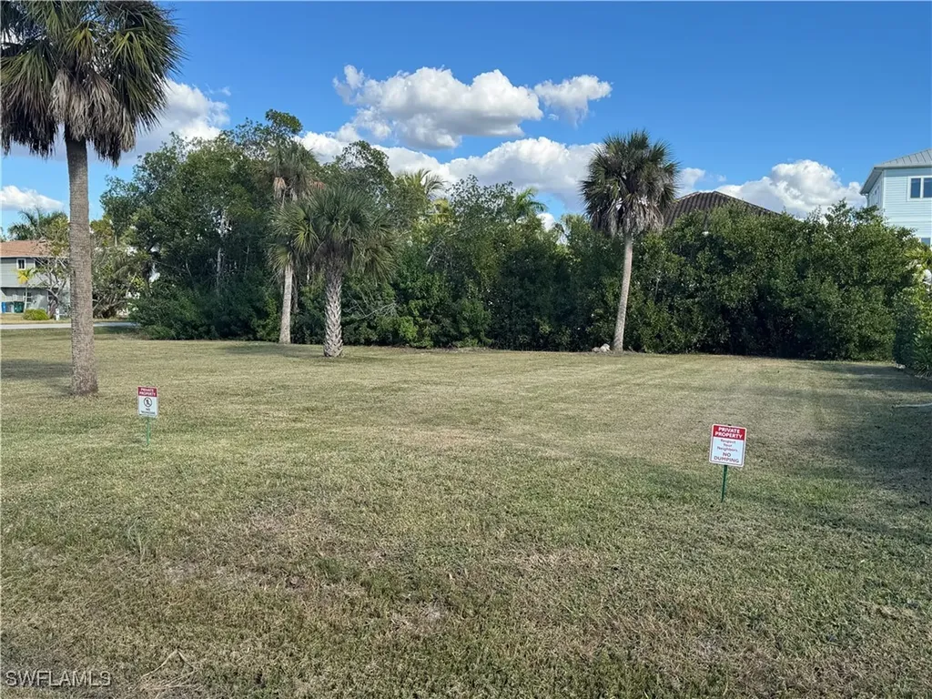 1292 Venetian Way Naples FL 34110