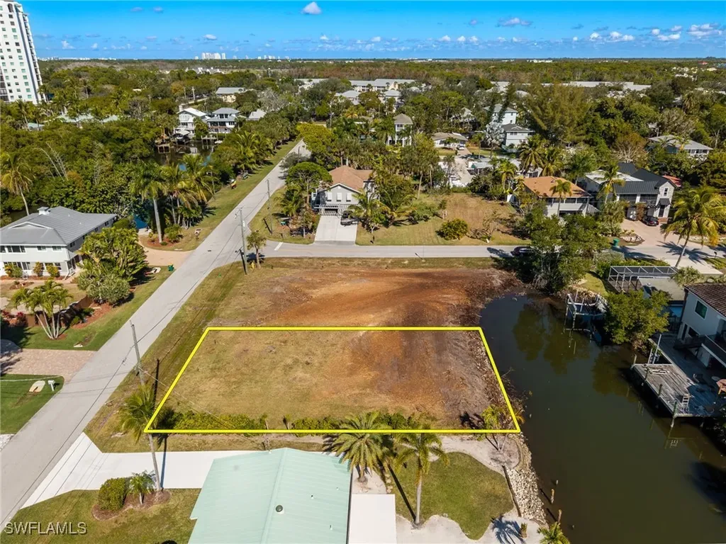 1292 Venetian Way Naples FL 34110