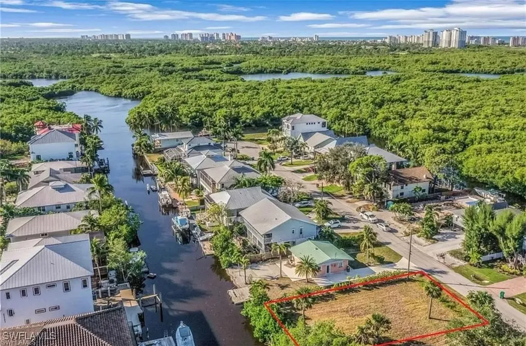 1292 Venetian Way Naples FL 34110