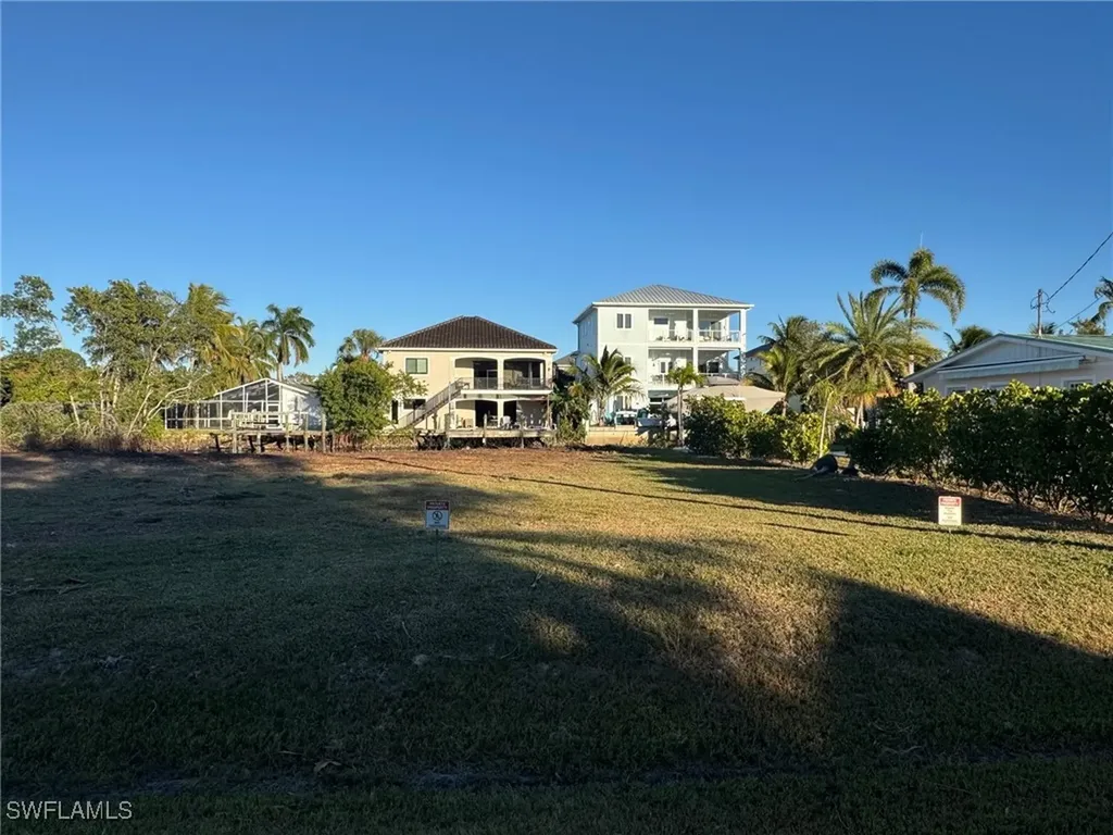 1292 Venetian Way Naples FL 34110