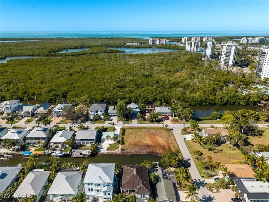 1294 Venetian Way Naples FL 34110