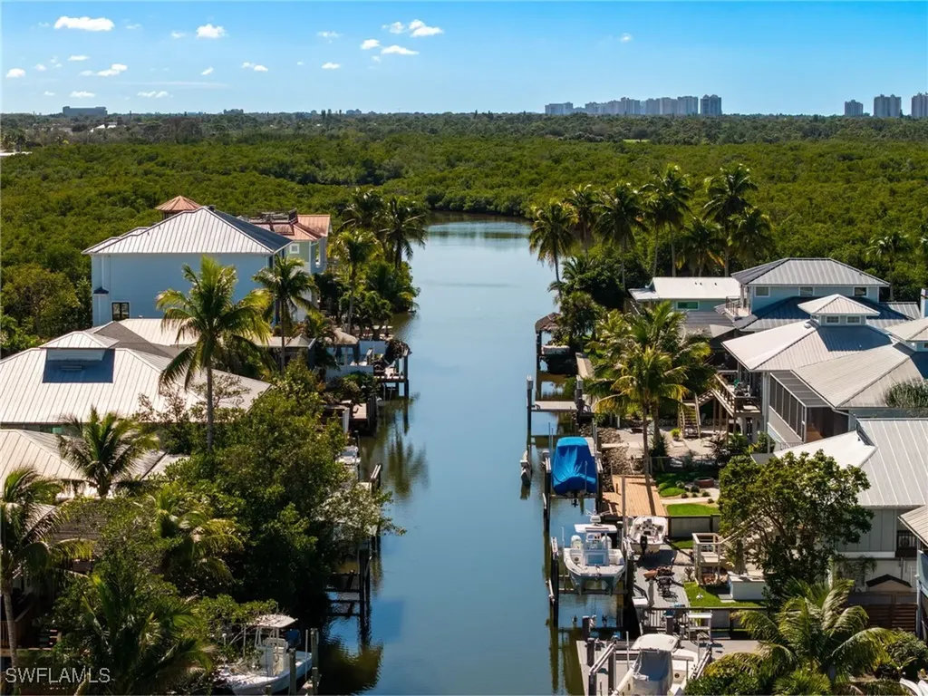 1294 Venetian Way Naples FL 34110