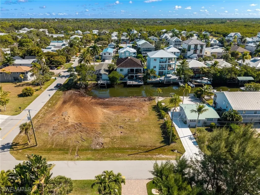 1294 Venetian Way Naples FL 34110