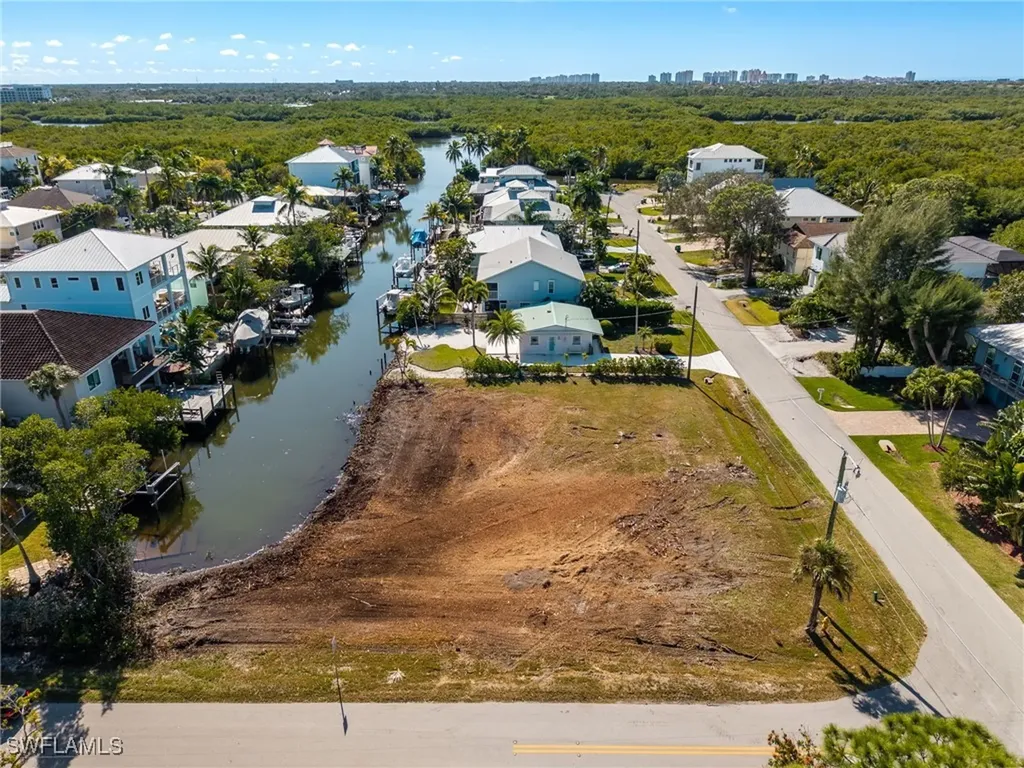 1294 Venetian Way Naples FL 34110