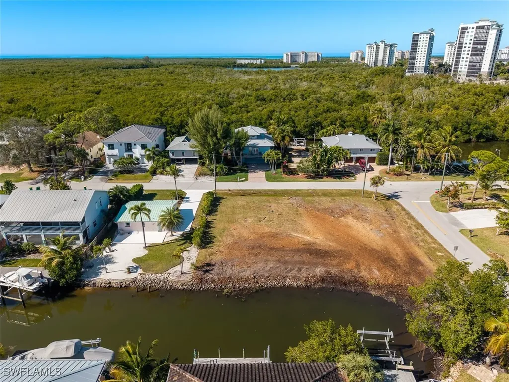 1294 Venetian Way Naples FL 34110