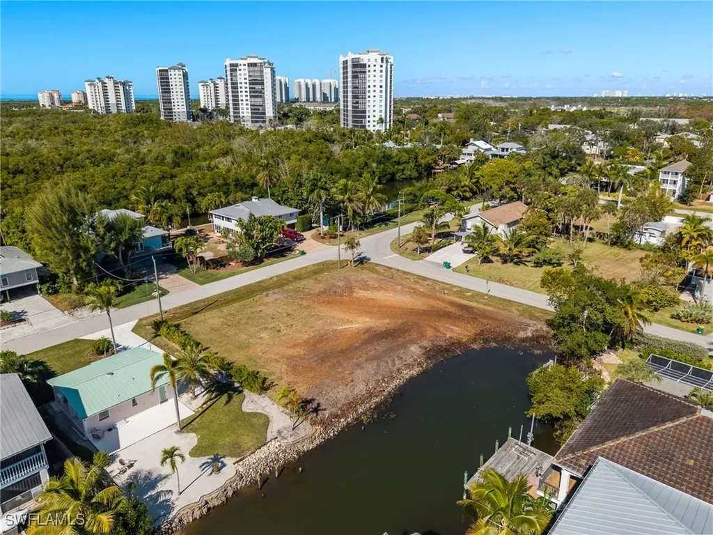 1294 Venetian Way Naples FL 34110