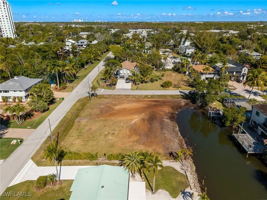 1294 Venetian Way Naples FL 34110