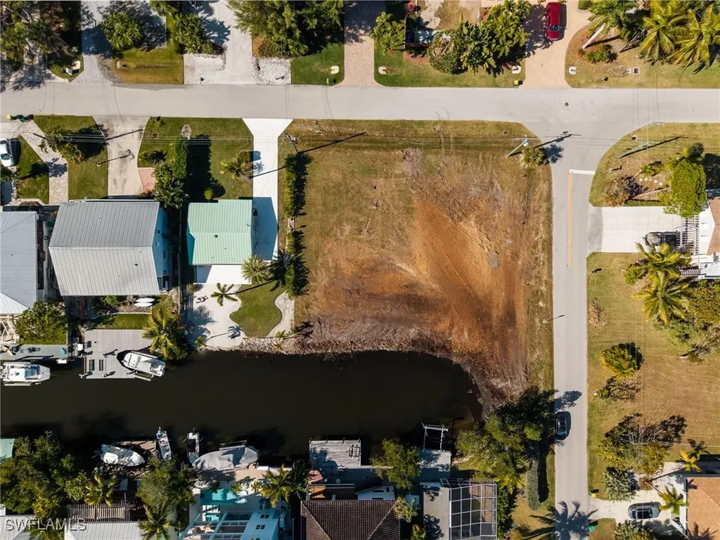 1294 Venetian Way Naples FL 34110