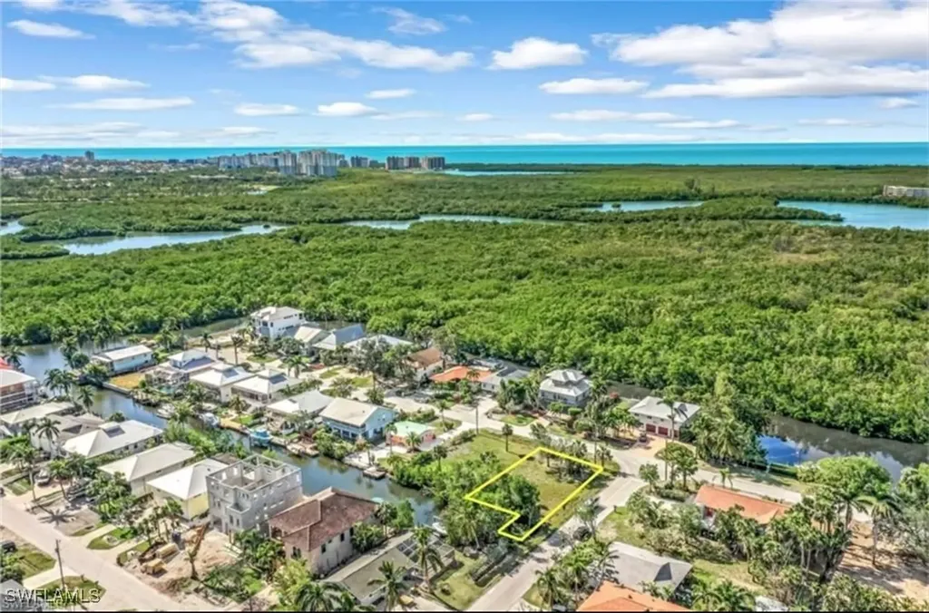 1294 Venetian Way Naples FL 34110