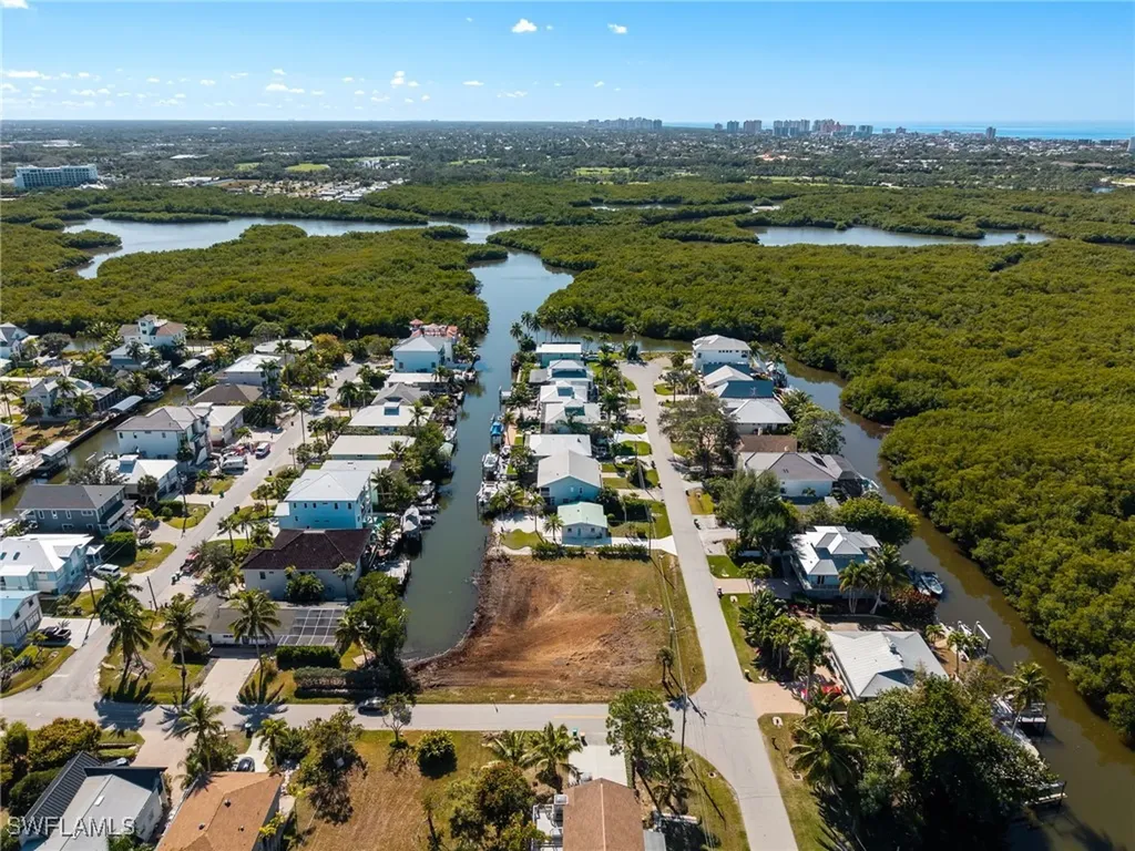1294 Venetian Way Naples FL 34110