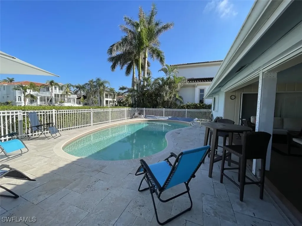 677 18th Avenue S Naples FL 34102