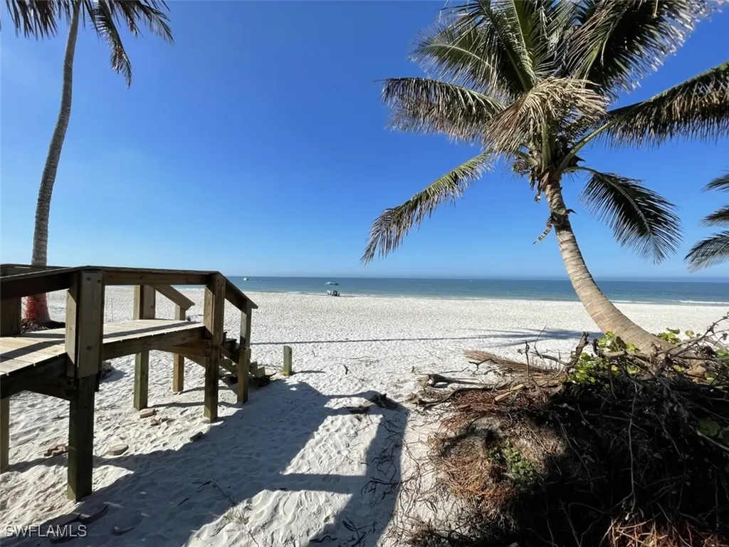 677 18th Avenue S Naples FL 34102