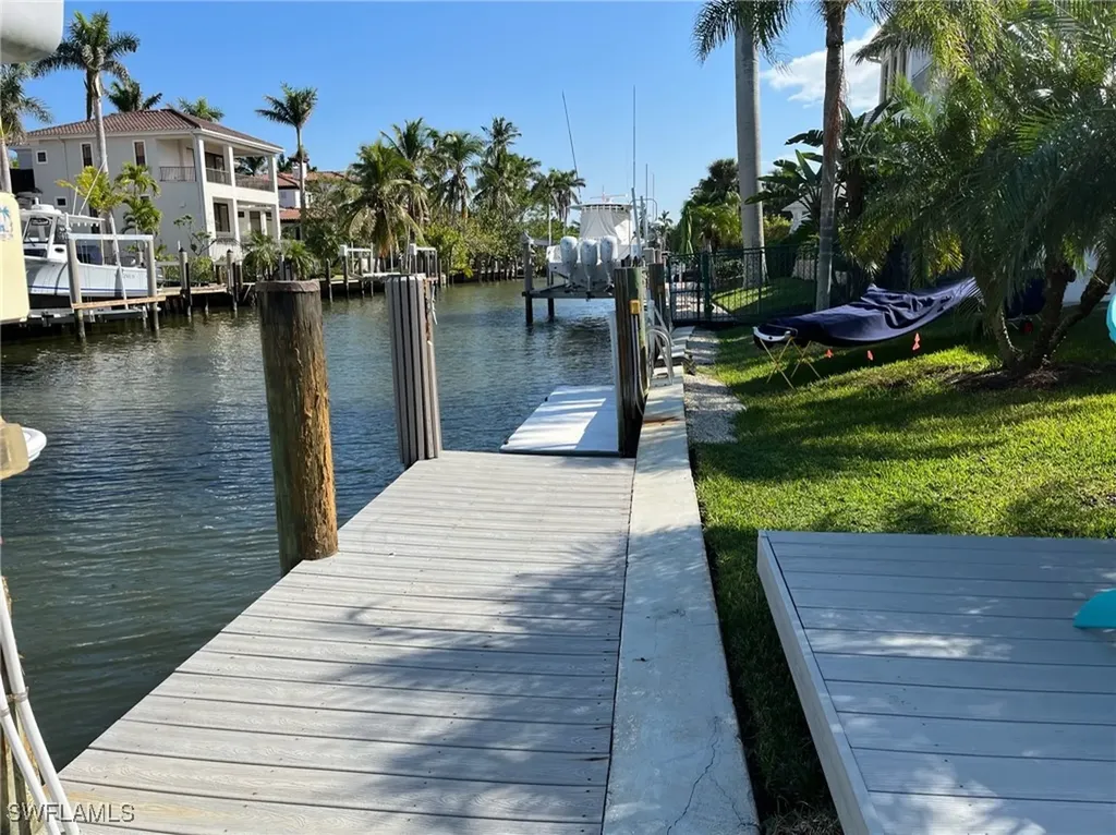 677 18th Avenue S Naples FL 34102