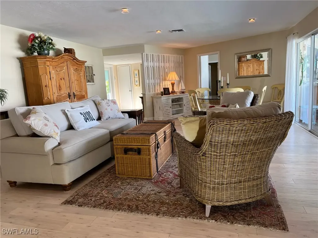 677 18th Avenue S Naples FL 34102