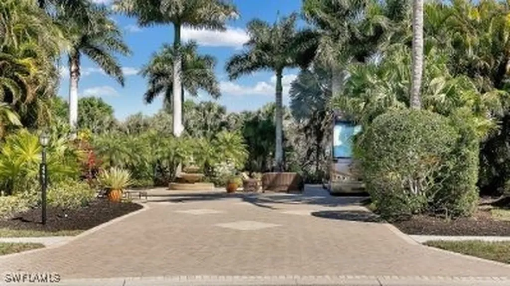 4991 Coach Lane Naples FL 34114