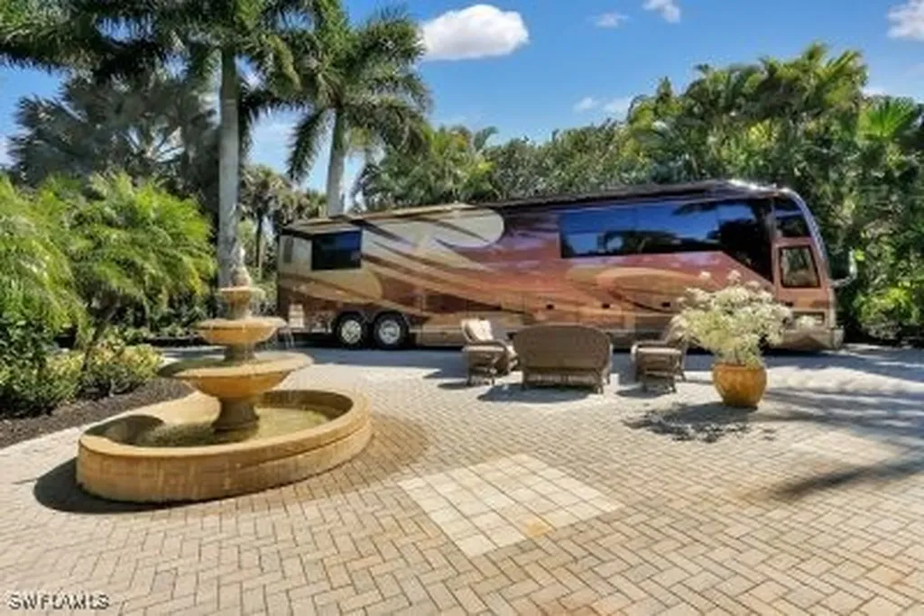 4991 Coach Lane Naples FL 34114