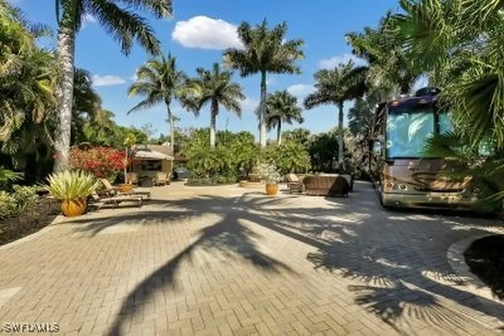 4991 Coach Lane Naples FL 34114