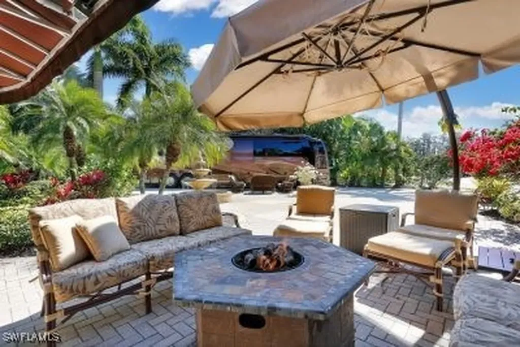 4991 Coach Lane Naples FL 34114