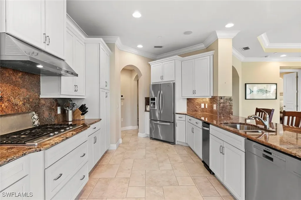 2550 Marquesa Royale Lane Naples FL 34109