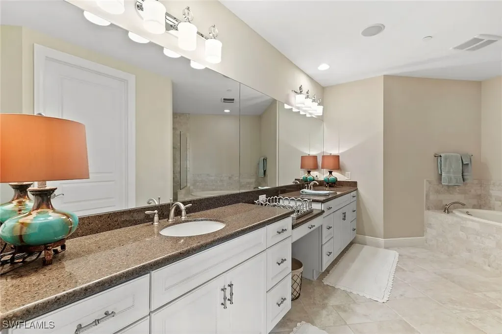2550 Marquesa Royale Lane Naples FL 34109