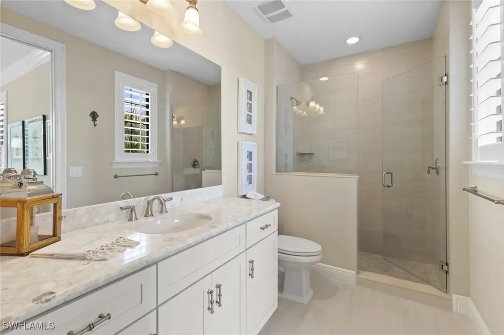 2550 Marquesa Royale Lane Naples FL 34109