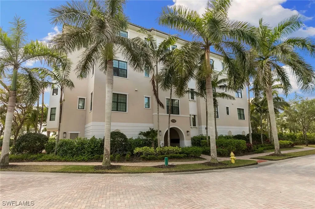2550 Marquesa Royale Lane Naples FL 34109