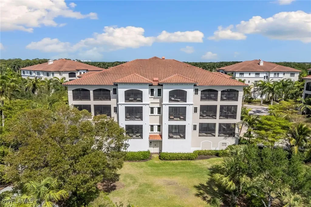 2550 Marquesa Royale Lane Naples FL 34109