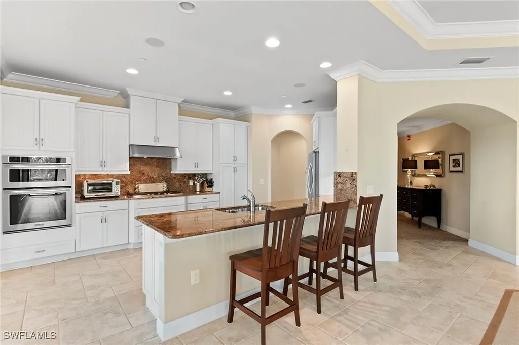 2550 Marquesa Royale Lane Naples FL 34109