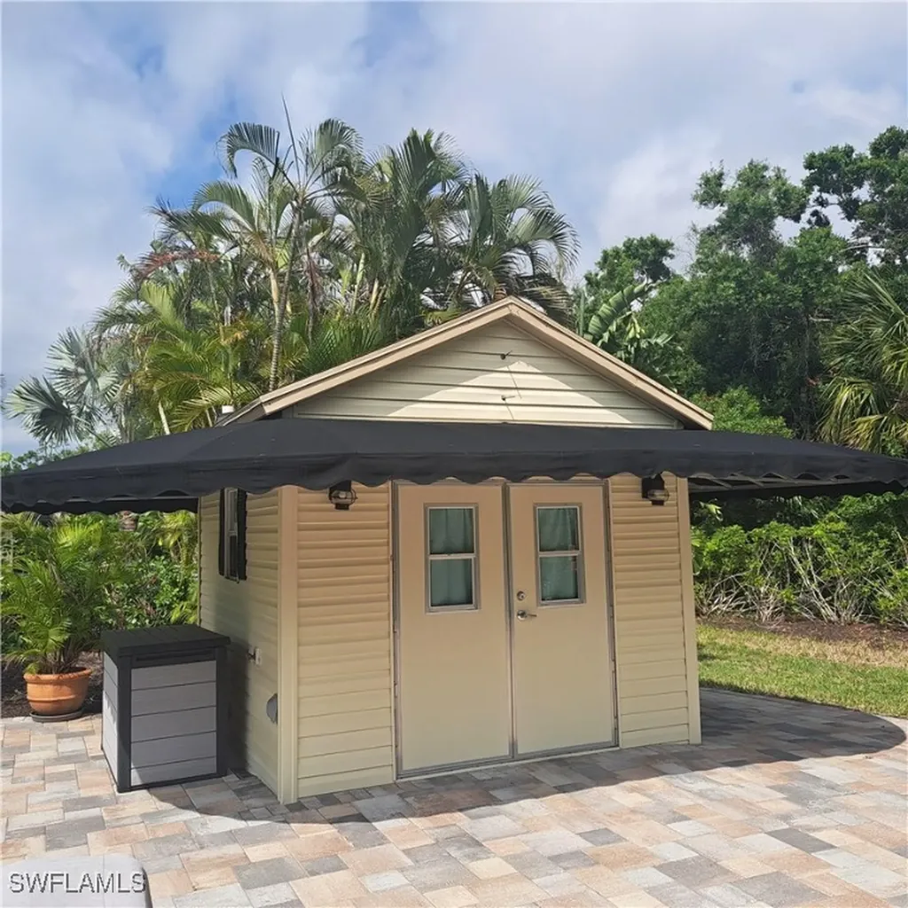 4983 Coach Lane Naples FL 34114