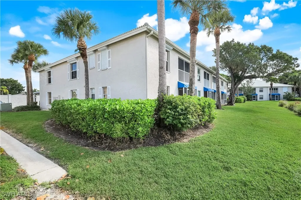 834 Gulf Pavilion Drive Naples FL 34108