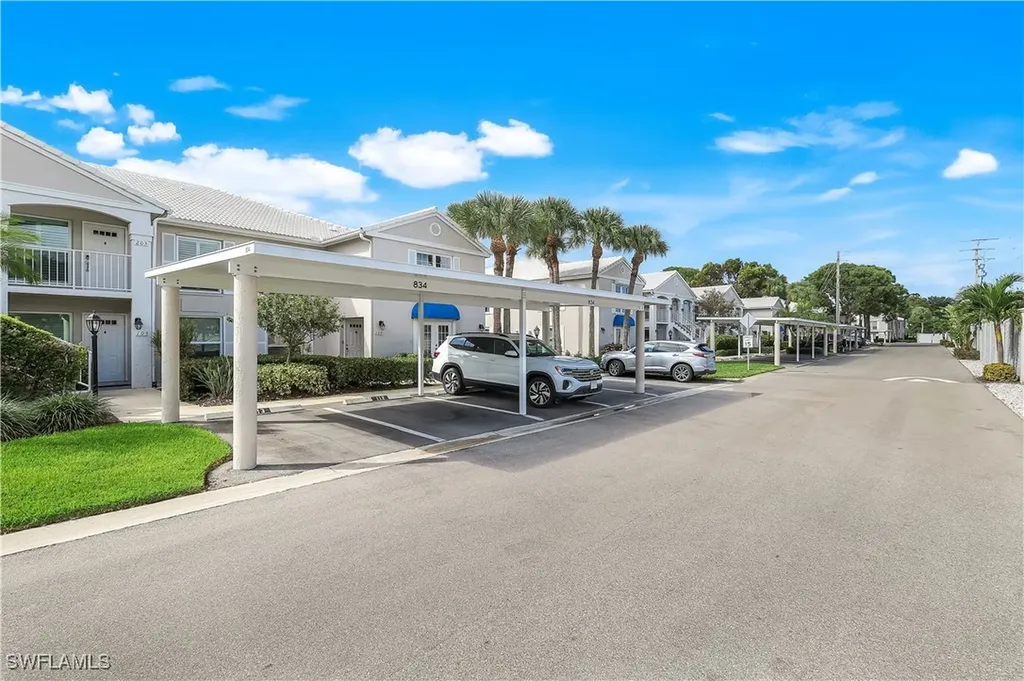 834 Gulf Pavilion Drive Naples FL 34108