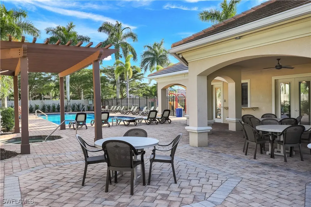 1685 Serrano Circle Naples FL 34105