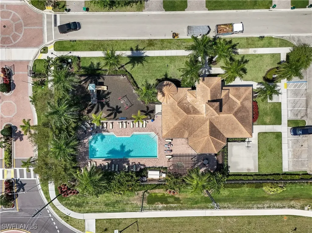 1685 Serrano Circle Naples FL 34105