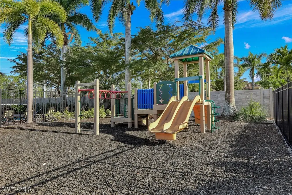 1685 Serrano Circle Naples FL 34105