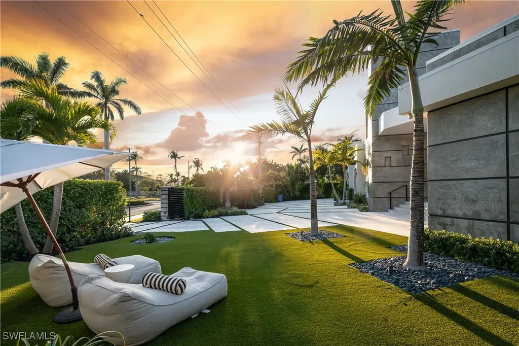 441 Mooring Line Drive Naples FL 34102