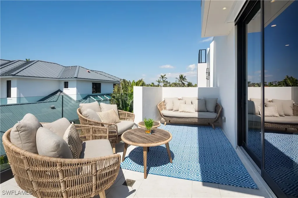 441 Mooring Line Drive Naples FL 34102