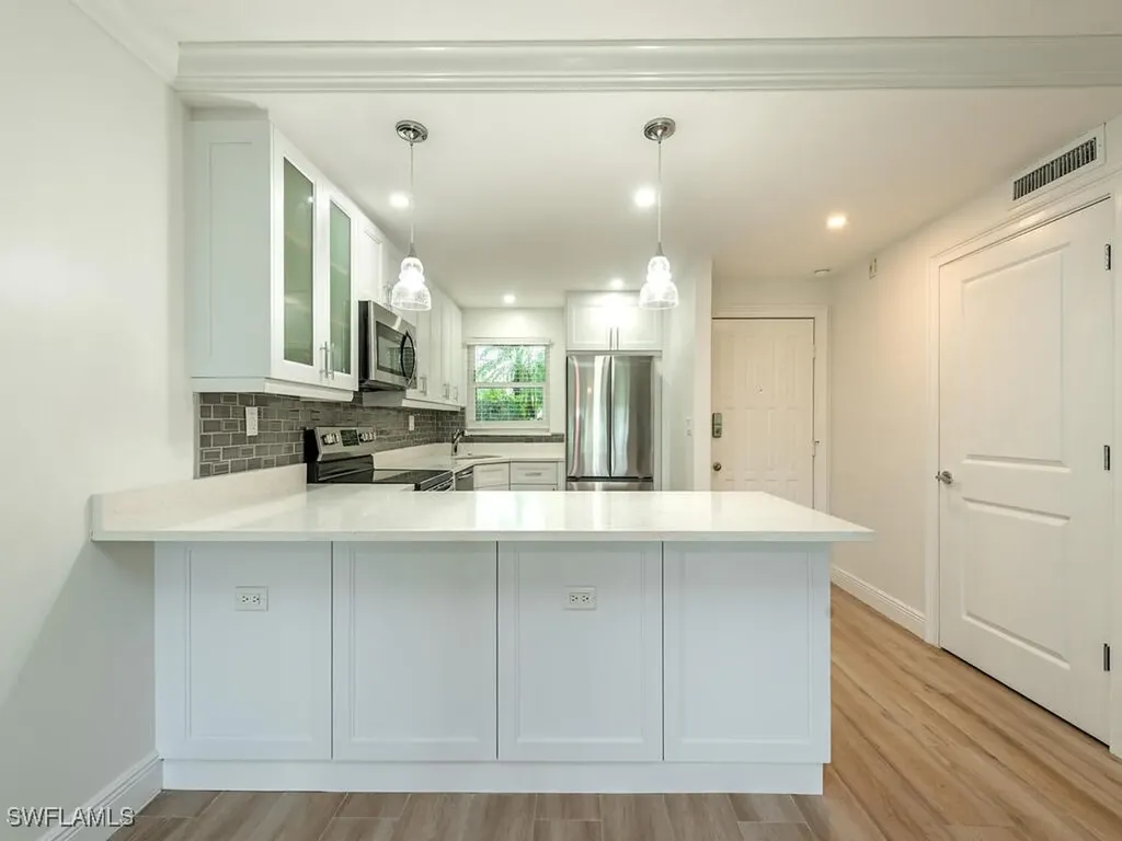17 High Point Circle N Naples FL 34103