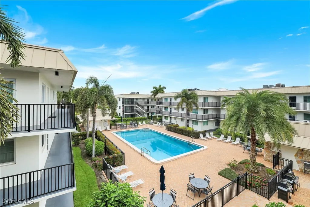 766 Central Avenue Naples FL 34102