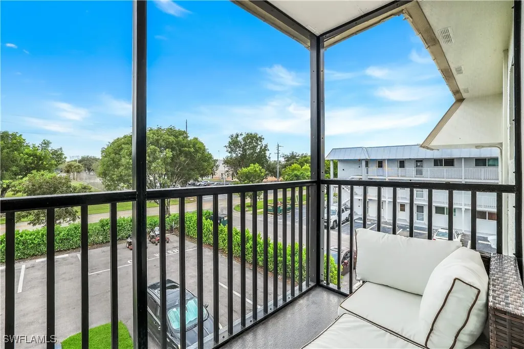 766 Central Avenue Naples FL 34102