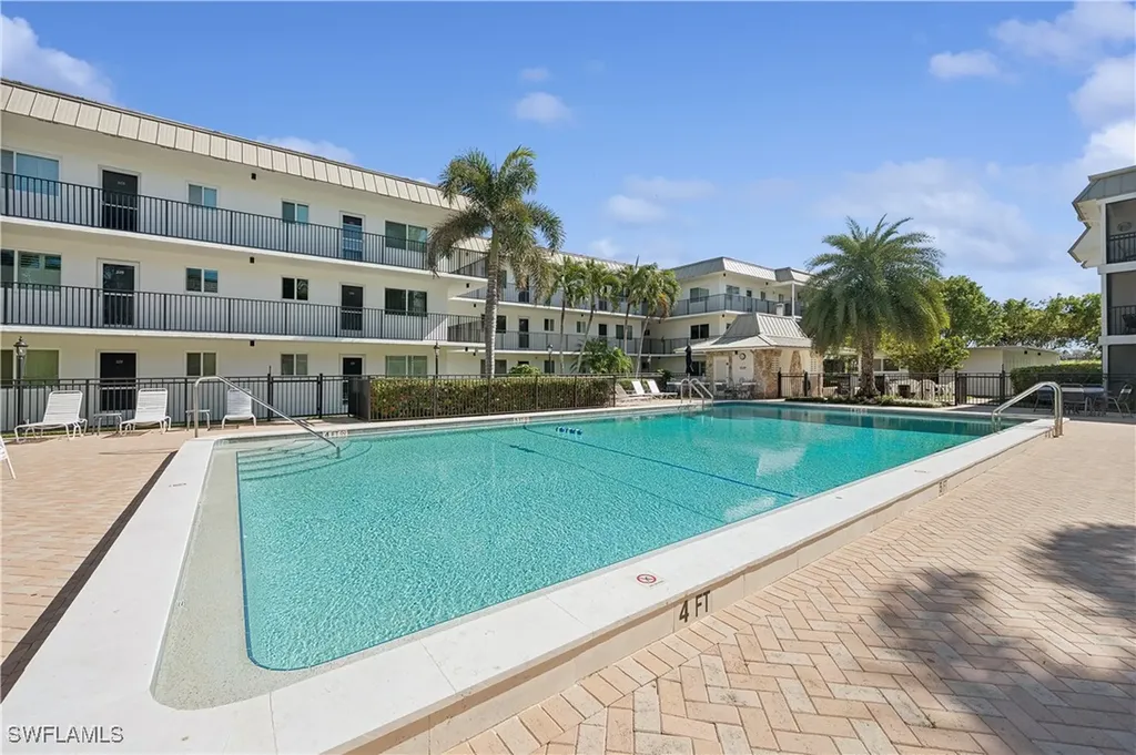 766 Central Avenue Naples FL 34102