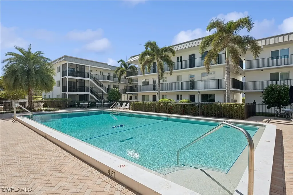 766 Central Avenue Naples FL 34102