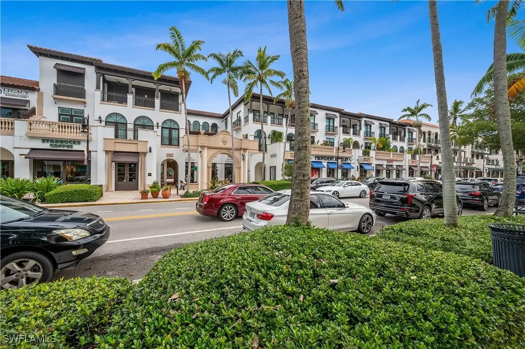 766 Central Avenue Naples FL 34102