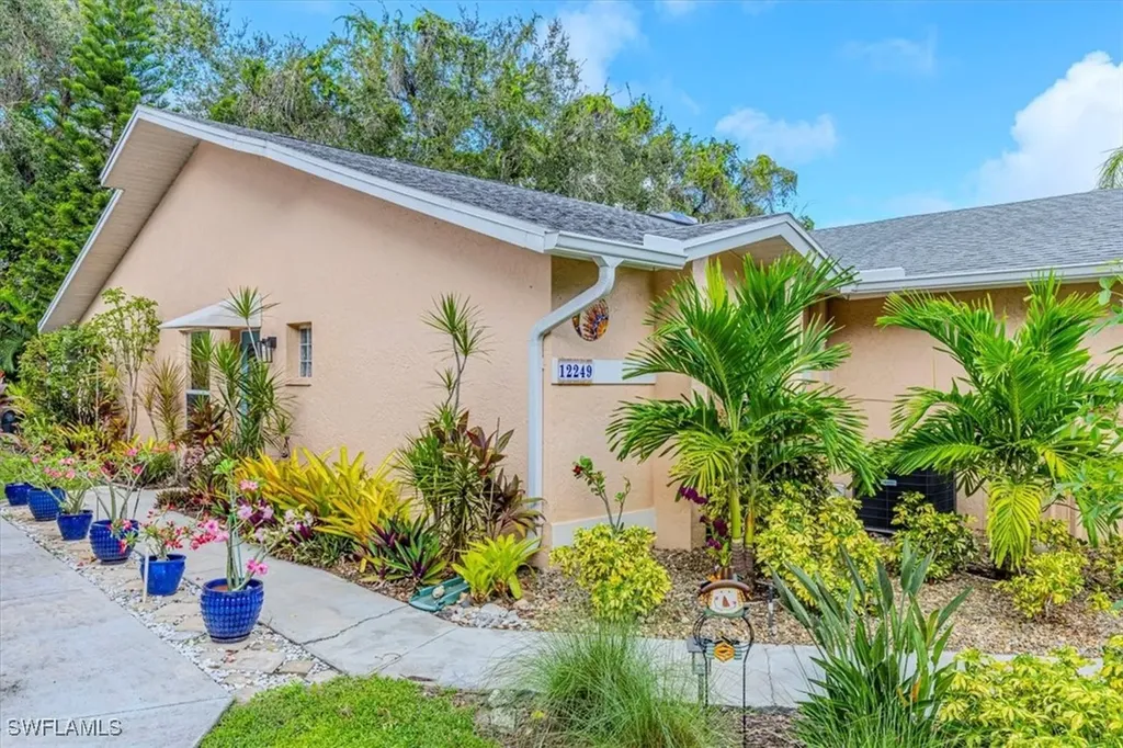12249 Londonderry Lane Bonita Springs FL 34135
