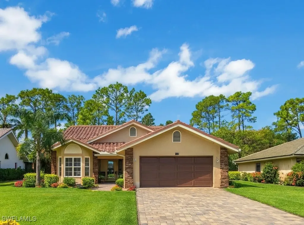 Naples FL, 421 Countryside Drive