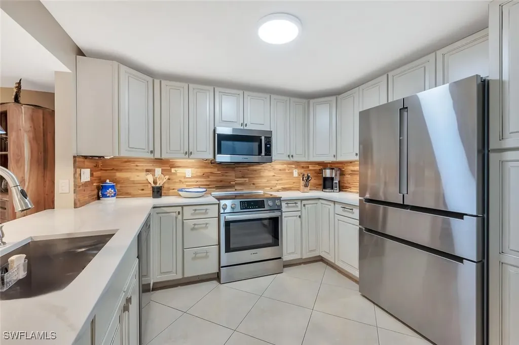 4200 Belair Lane Naples FL 34103