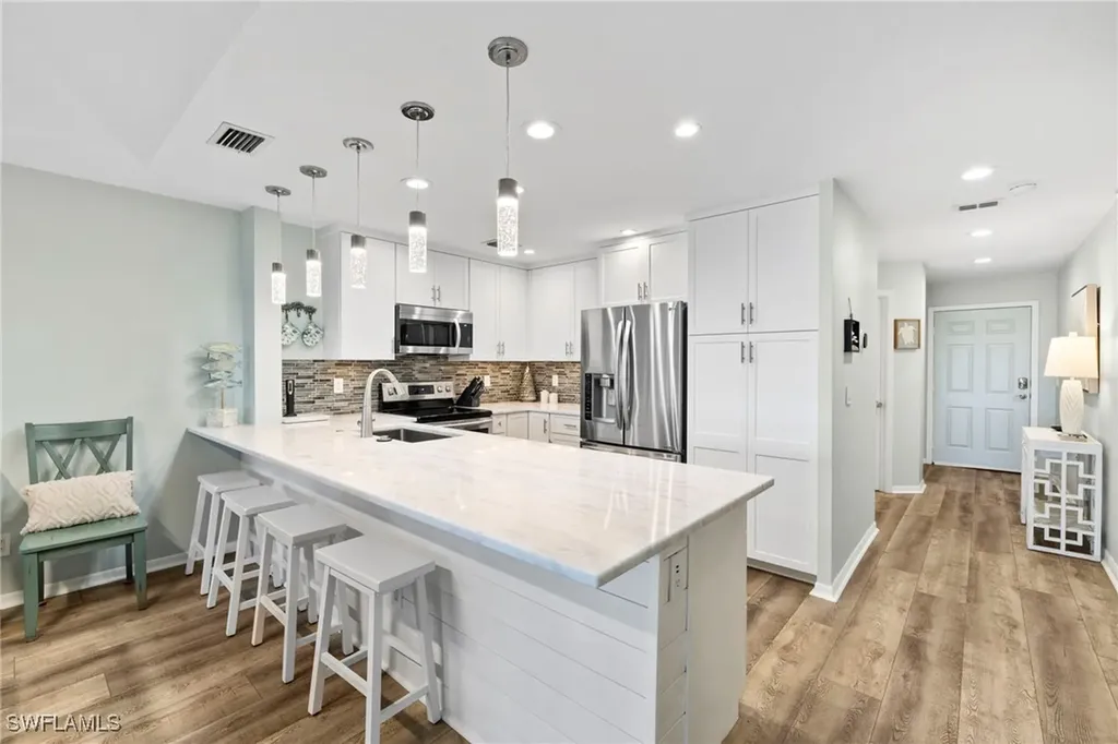 9101 Vanderbilt Drive Naples FL 34108