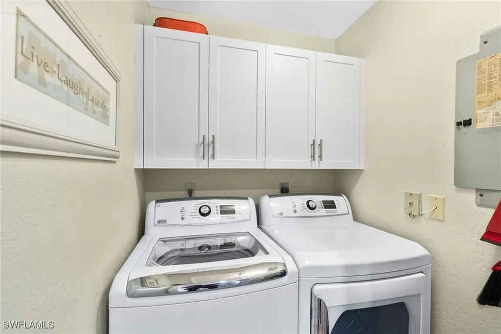 9101 Vanderbilt Drive Naples FL 34108